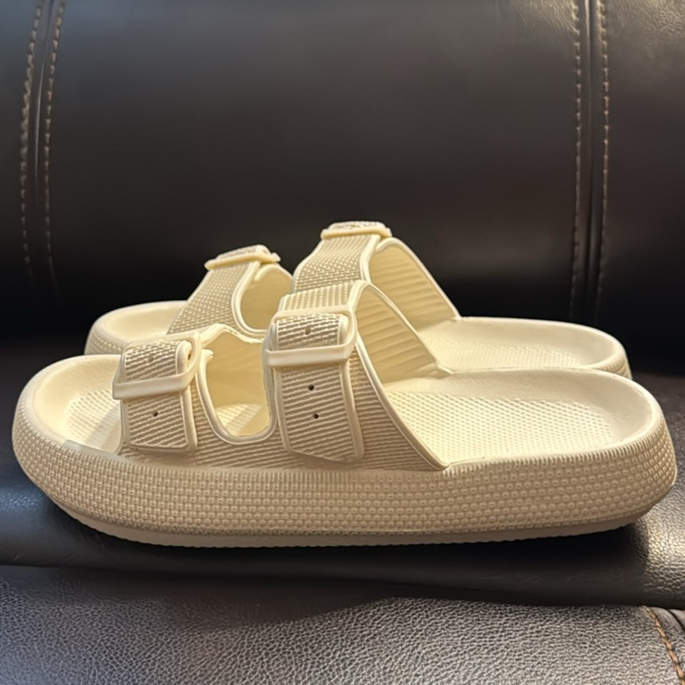Cream Sandals with Adjustable Straps men’s size 8.5. And women 10